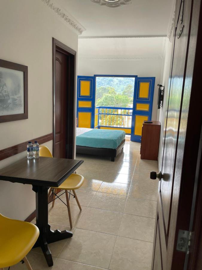 Hospedaje Camino Real A 150 Mts Del Centro サレント エクステリア 写真