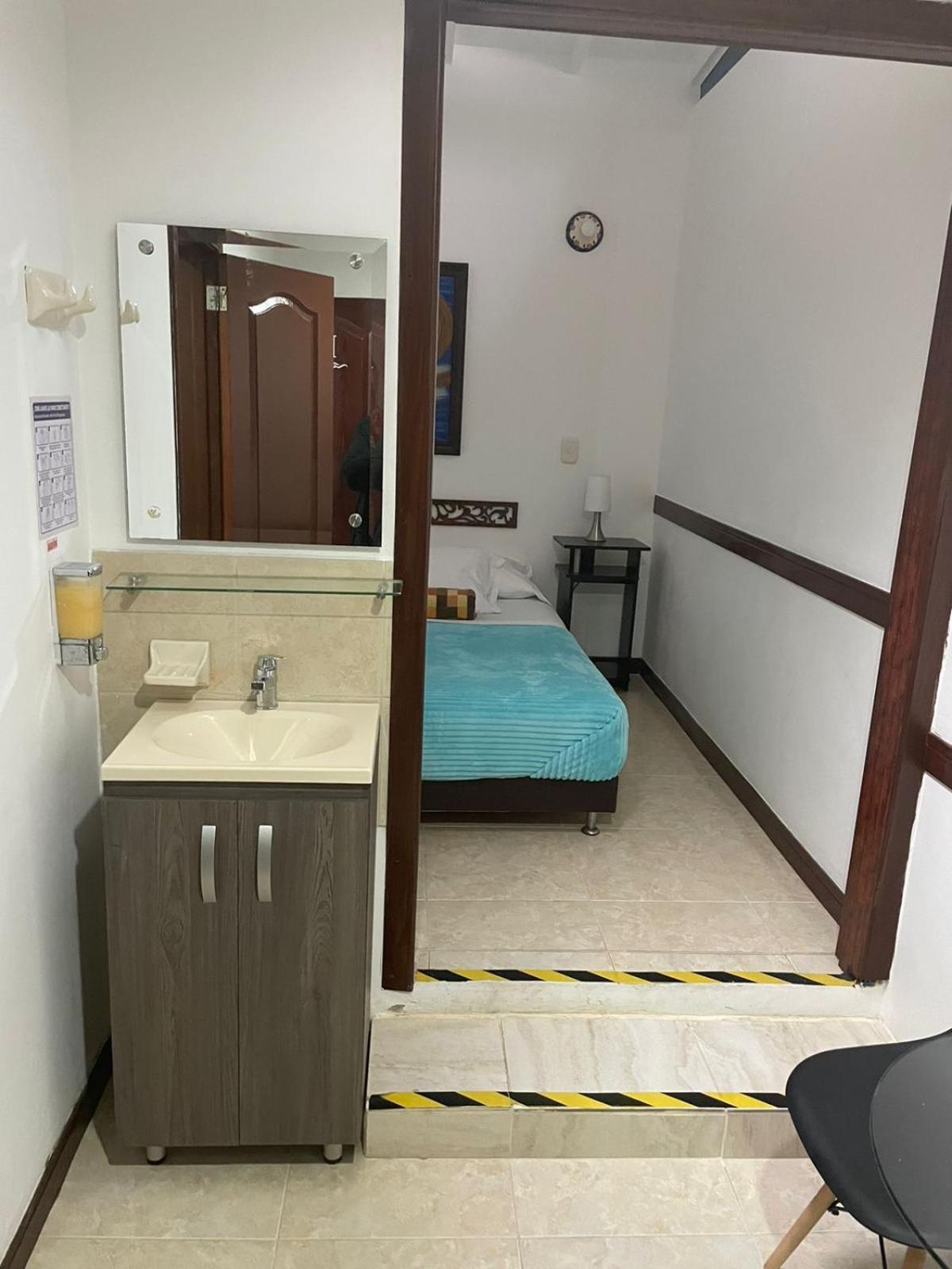 Hospedaje Camino Real A 150 Mts Del Centro サレント エクステリア 写真